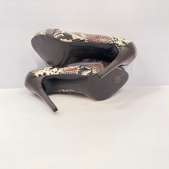Guess a Snakeskin 4” Heels, Brown/Tan, Size 9 - Picture 6 of 13
